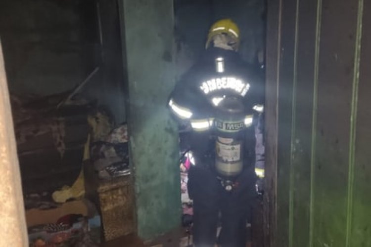 Vela acesa causa incêndio em barracão residencial de Formosa (GO)