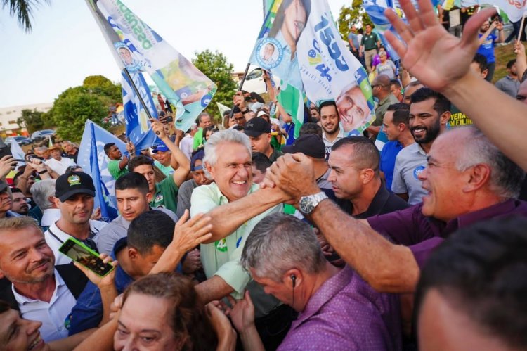 Caiado termina carreata emocionado com o apoio recebido do povo goiano