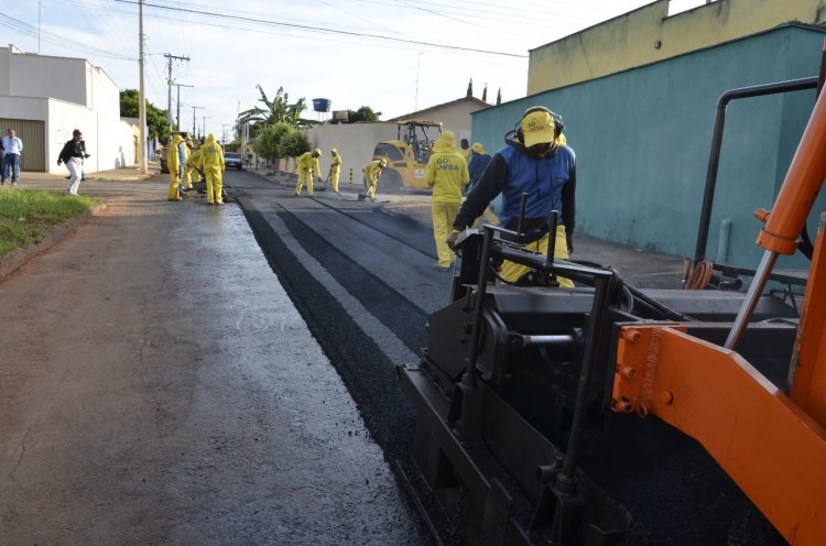 Governo de Goiás faz recuperação asfáltica em 20 municípios nesta semana