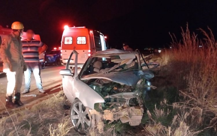 Dois motoristas morrem e quatro passageiros ficam feridos em grave acidente automobilístico em Planaltina de Goiás