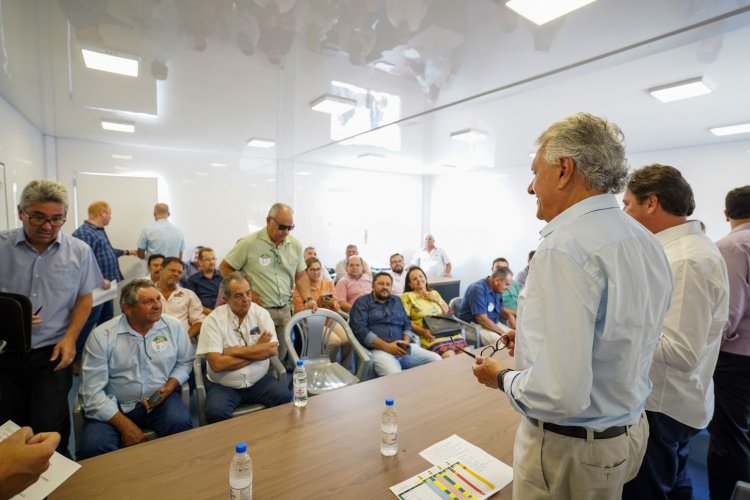 Caiado inicia agenda com prefeitos pela reeleição de Bolsonaro