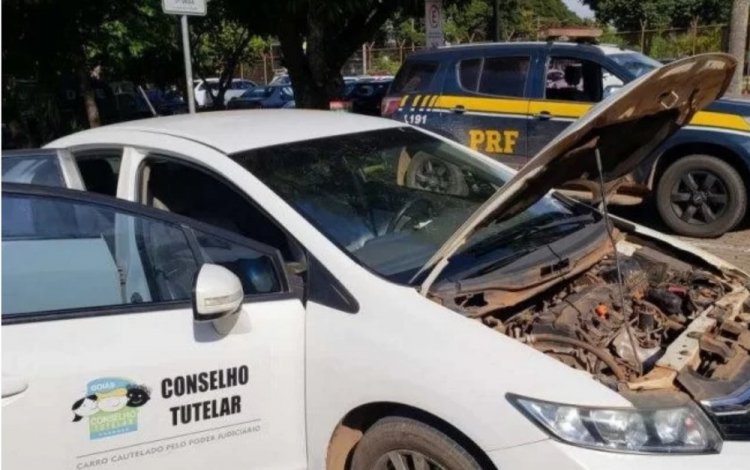 Conselheiro tutelar é exonerado por transportar 9 pessoas em carro da prefeitura, em alta velocidade e com CNH vencida, diz MP