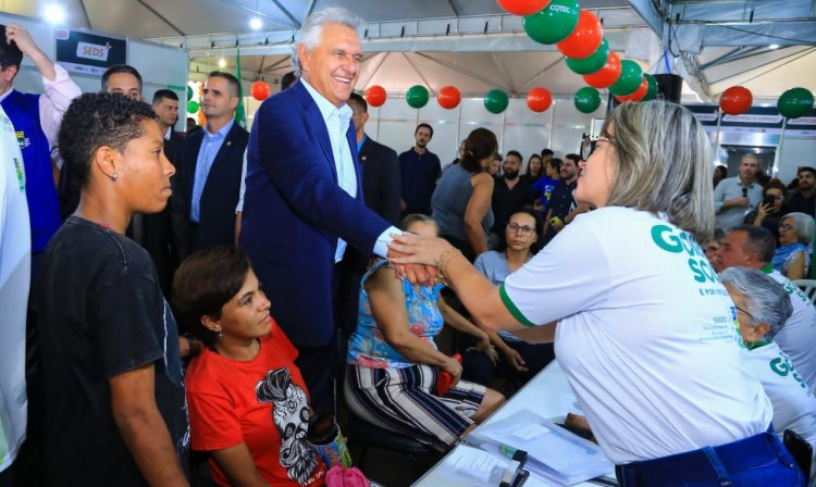 Governador Ronaldo Caiado abre Feirão de Empregos na Praça Cívica, em Goiânia