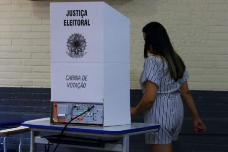 Brasileiros votam em 2º turno pela 6ª vez seguida na disputa para presidente