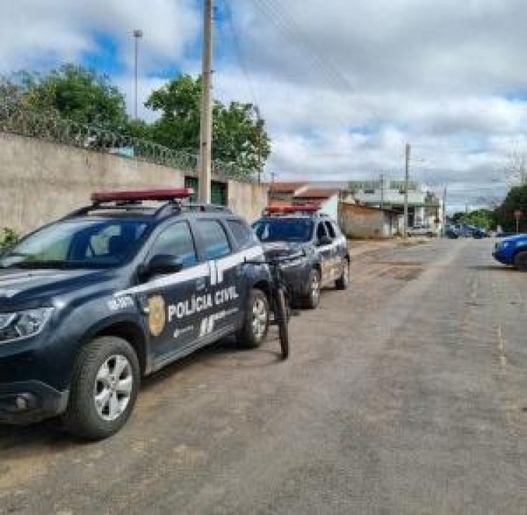 Polícia prende casal que traficava drogas na presença dos filhas em Alvorada do Norte