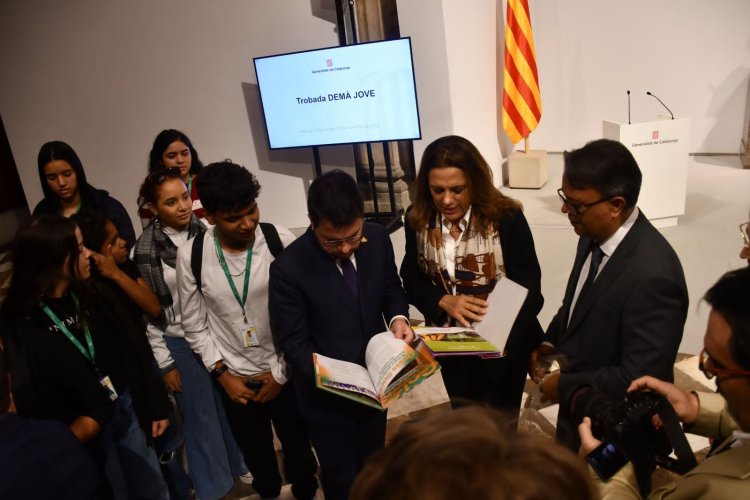 Estudantes do Aprendiz do Futuro realizam visita oficial ao presidente da Catalunha