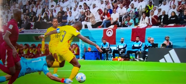 Equador vence primeiro jogo na Copa do Mundo por 2 x 0 sobre Catar