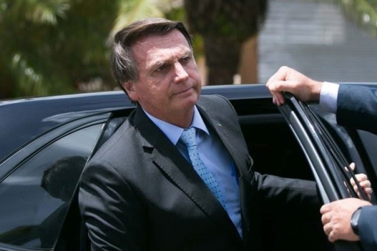 Bolsonaro volta ao Palácio do Planalto após 19 dias de reclusão no Alvorada