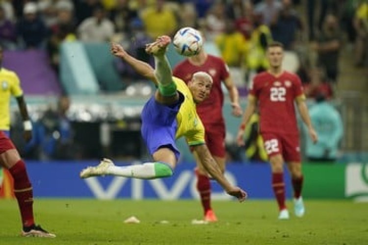 Com direito a golaço de Richarlison, Brasil bate a Sérvia em estreia na Copa do Mundo do Qatar