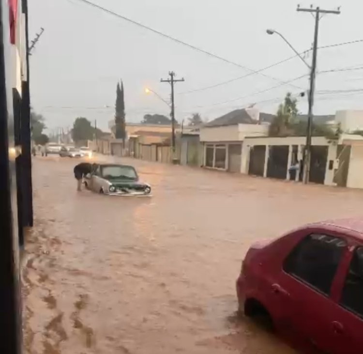 Goiás tem alerta para chuvas intensas com ventos de até 100 km/h, diz Inmet