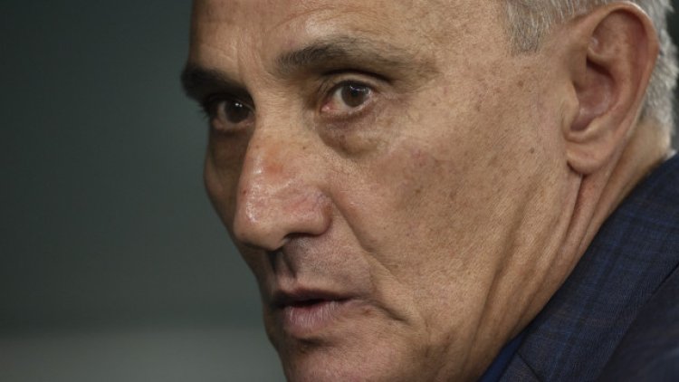 Tite repete última Copa, se fecha com família e aguarda para decidir futuro