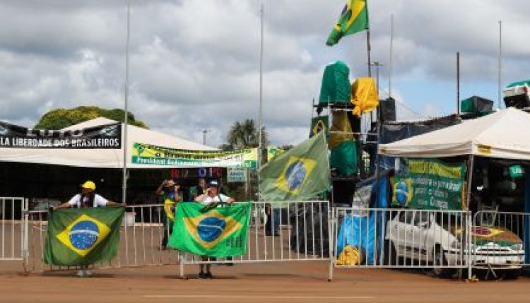 Polícia do DF recua de operação para desmontar acampamento bolsonarista