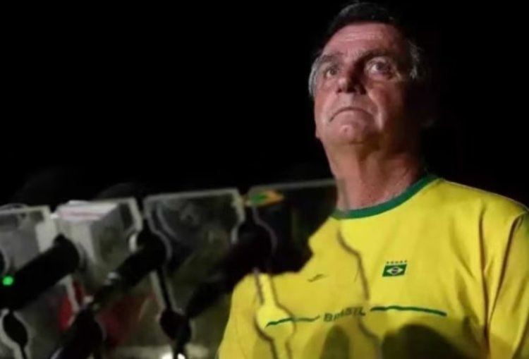 Ex-presidente Jair Bolsonaro é internado com dores abdominais em hospital nos EUA