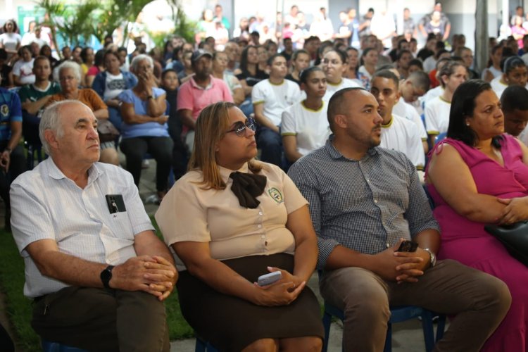 Governo de Goiás inaugura colégio militar em Cristalina