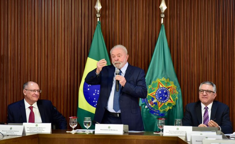 Em reunião com presidente Lula, Caiado defende união para acabar com pobreza no país