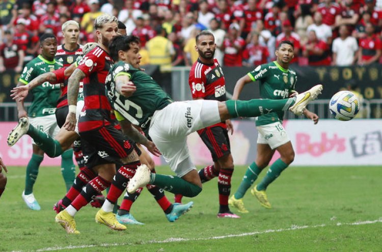 Em final espetacular de sete gols, Palmeiras vence o Flamengo e é campeão da Supercopa