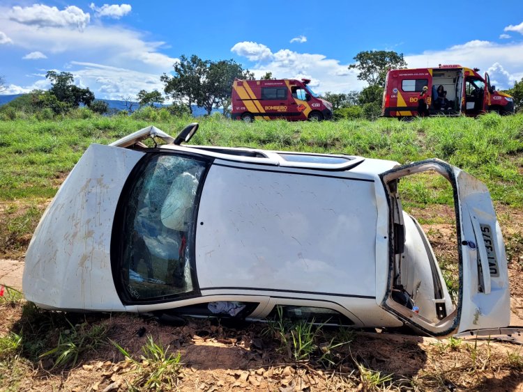 Duas pessoas morrem  em acidente automobilístico na BR-020,  no trevo de Santa Rosa