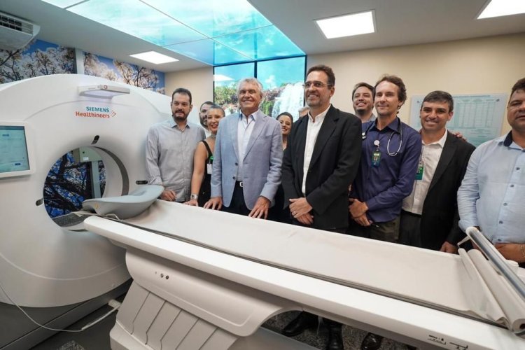 Caiado inaugura serviço de tomografia do Hospital Estadual de Formosa