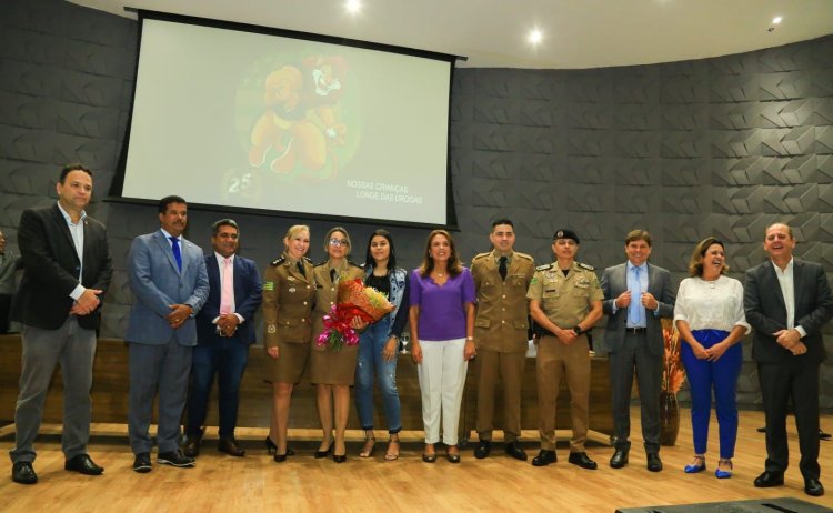 Gracinha Caiado celebra combate à criminalidade em Goiás durante aniversário de 25 anos do Proerd