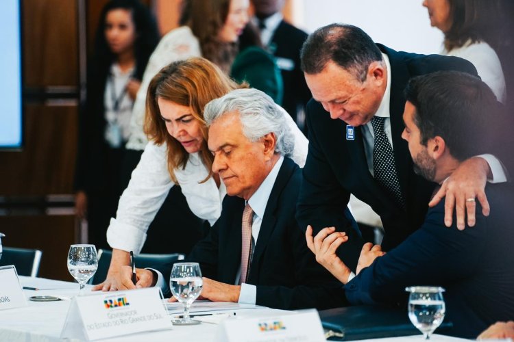 Trabalho para evitar ataques  em escolas goianas é destacado durante reunião com presidente da República e  governadores