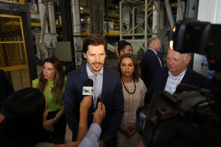 Atração de empresas: Daniel Vilela participa de inauguração de multinacional holandesa do ramo de nutrição animal