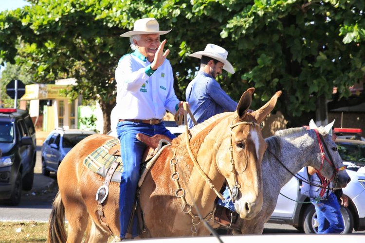 Em São Luís de Montes Belos, Caiado destaca importância das tradições goianas