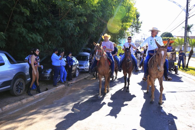 Em São Luís de Montes Belos, Caiado destaca importância das tradições goianas