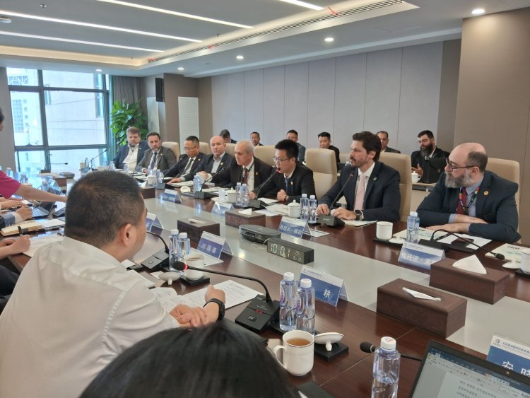 Na China, Daniel Vilela busca investimentos e transferência de tecnologia de empresas geradoras de energia