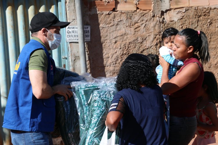 Governo de Goiás conclui entrega de cobertores para os 246 municípios goianos