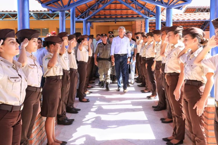 Caiado tranquiliza população sobre escolas cívico-militares: “Goiás sai na frente”