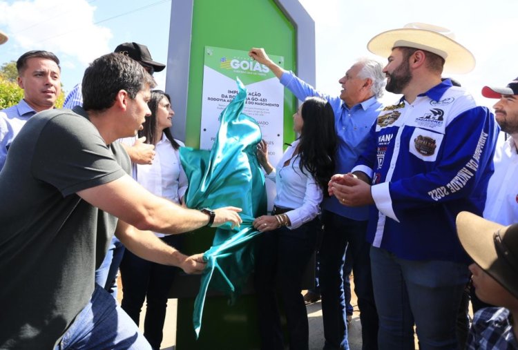 Em Campo Limpo de Goiás, Caiado entrega pavimentação da GO-451