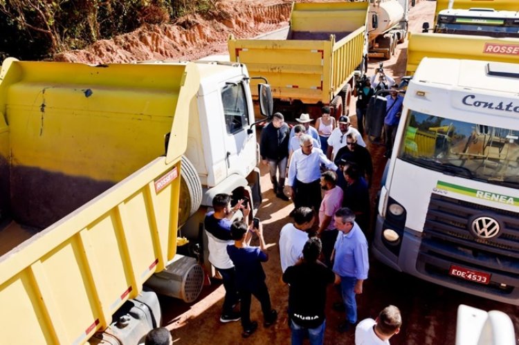 Caiado vistoria obras em rodovias e prestigia final da 30ª edição da Caminhada Ecológica