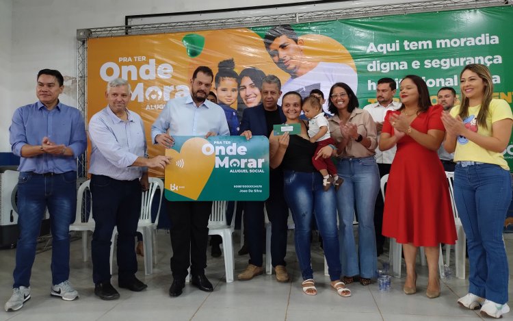 Solenidade marca entrega de cartões do programa do aluguel social em Formosa