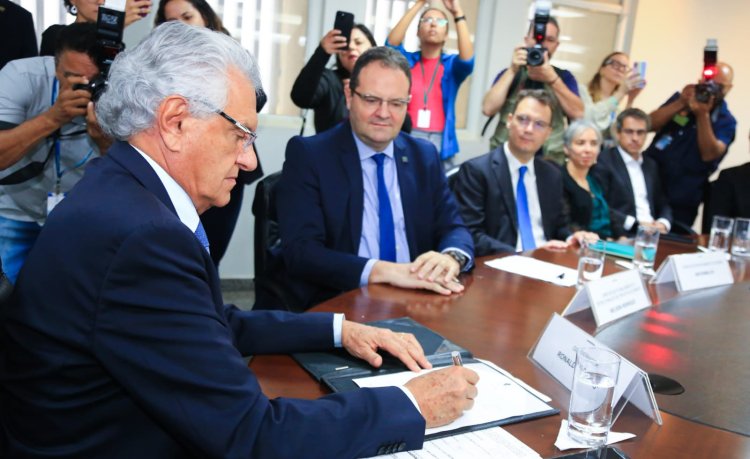 Governo de Goiás celebra parceria com BNDES com foco na universalização do saneamento no Estado