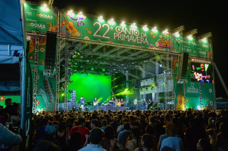 "O maior da história", diz Caiado no encerramento do Canto da Primavera, em Pirenópolis