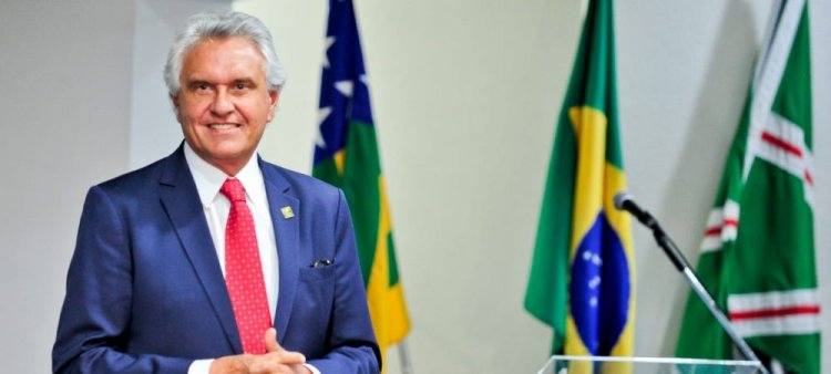 Governador Ronaldo Caiado recebe Comenda do Mérito Cooperativo