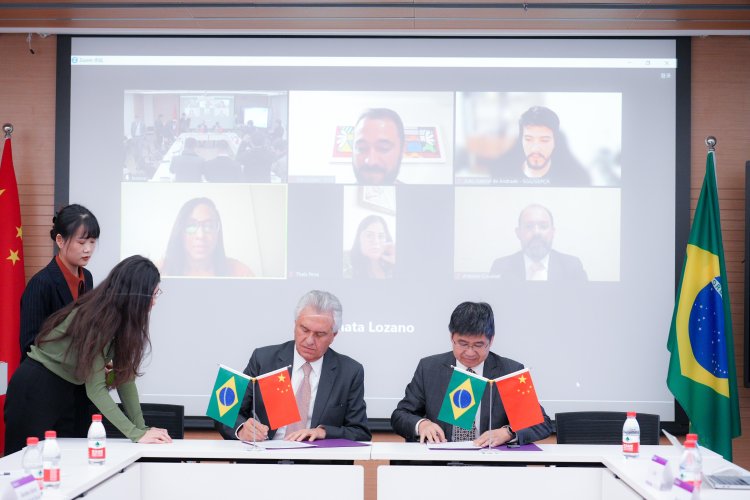 Caiado firma parceria com universidade chinesa nas áreas de clima e energia sustentável