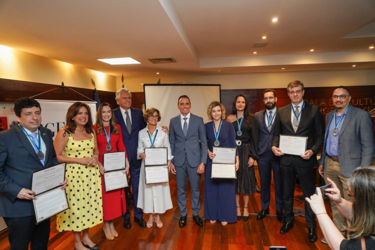 “Vocês dão apoio jurídico para que possamos tomar decisões”, diz Caiado em homenagem a procuradores do Estado