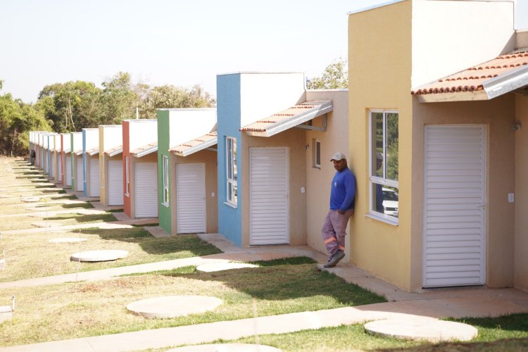 Governo de Goiás entrega 717 casas a custo zero em 2023