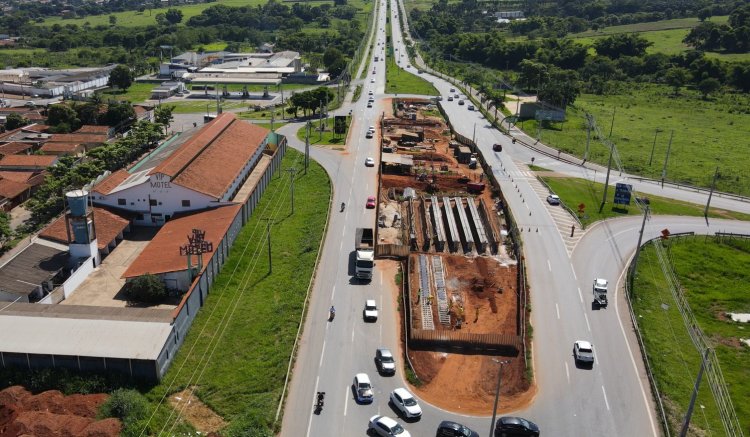 Obras do Viaduto Portal da Fé avançam, em Trindade