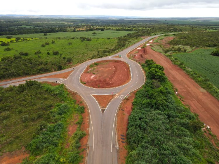 Goinfra avança na pavimentação da GO-591, entre Cabeceiras e divisa com MG