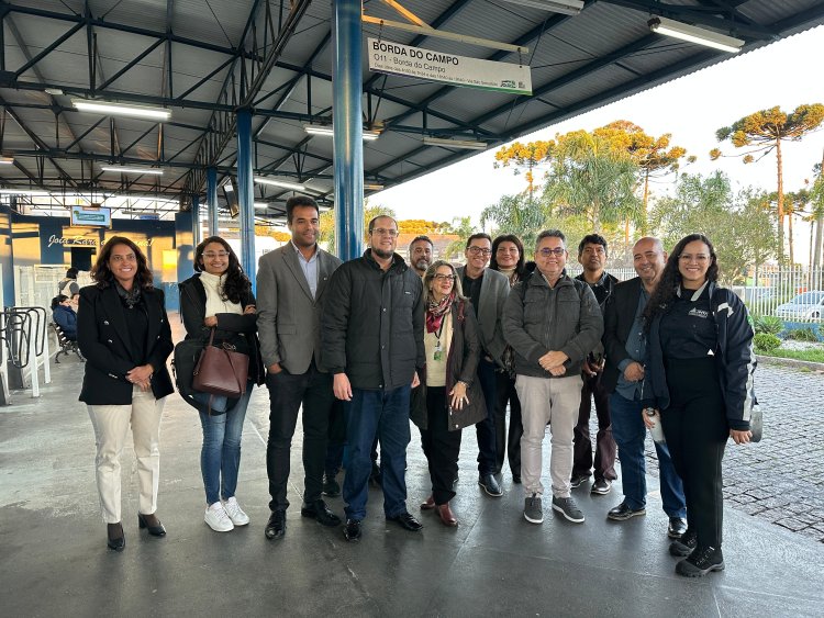 Grupo de Trabalho para aperfeiçoamento do transporte do Entorno do DF  visita modelo de Curitiba