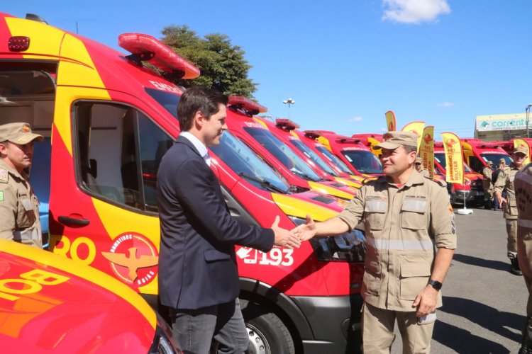 Governo de Goiás entrega novas viaturas para o Corpo de Bombeiros