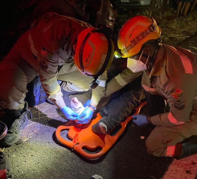 Acidente na GO-118 entre São Gabriel e São João d'Aliança deixa um homem morto e outro gravemente ferido