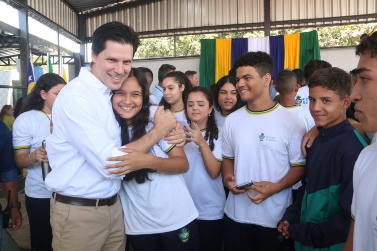 ”Faço parte de um Governo que mais tem feito pela educação”, afirma Daniel Vilela durante reinauguração de escola estadual em Aparecida de Goiânia