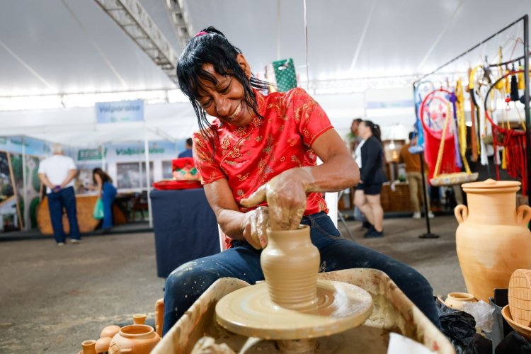 Feira #NoEntornoTem atrai 7 mil visitantes com atrações culturais e gastronômicas no Parque da Cidade, em Brasília