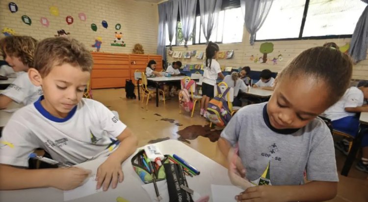 Brasil aumenta investimento público em educação