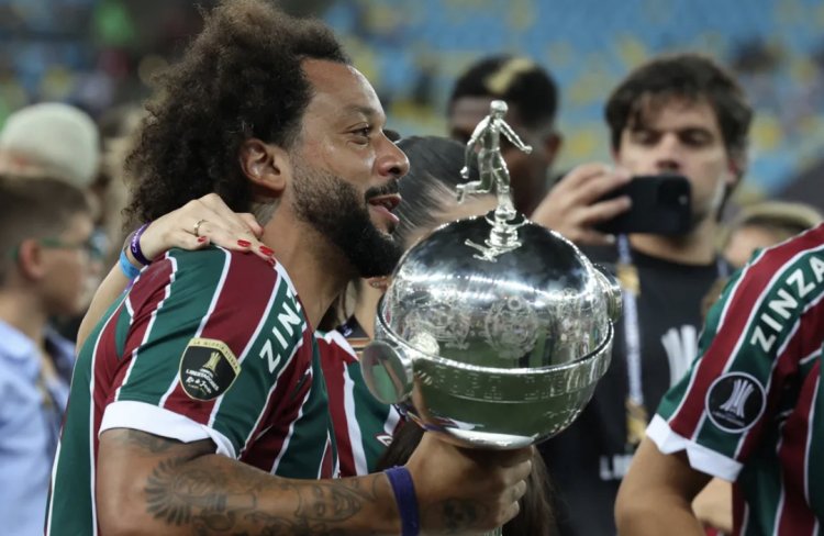 Marcelo anuncia aposentadoria do futebol