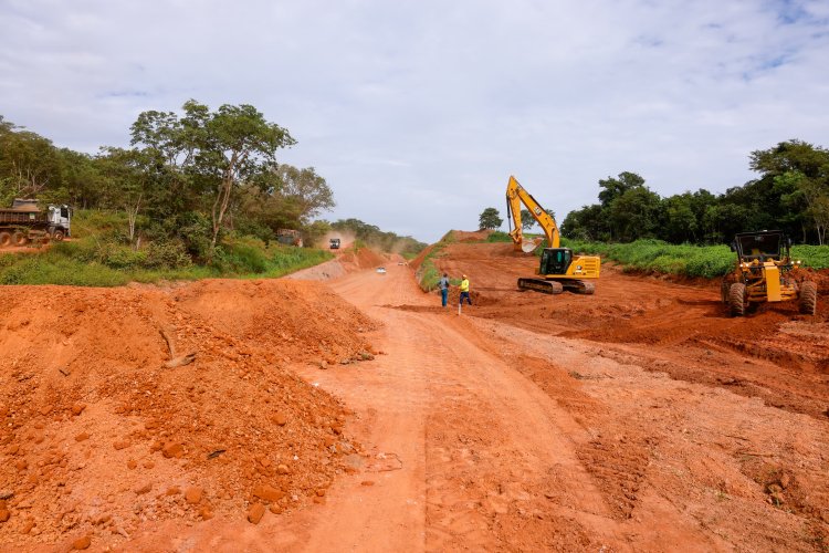 Daniel Vilela acompanha obras em andamento na GO 309 e 219